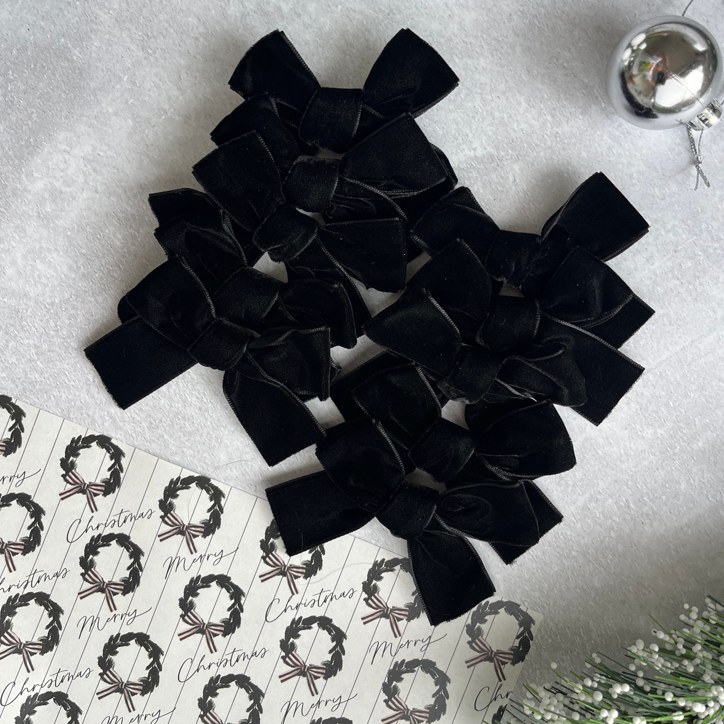 Small Velvet Pre-Tied Adhesive Bows (10pk)