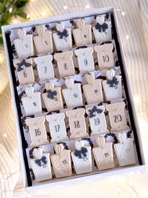 Monochrome Merriment Greaseproof Papers (10pk)