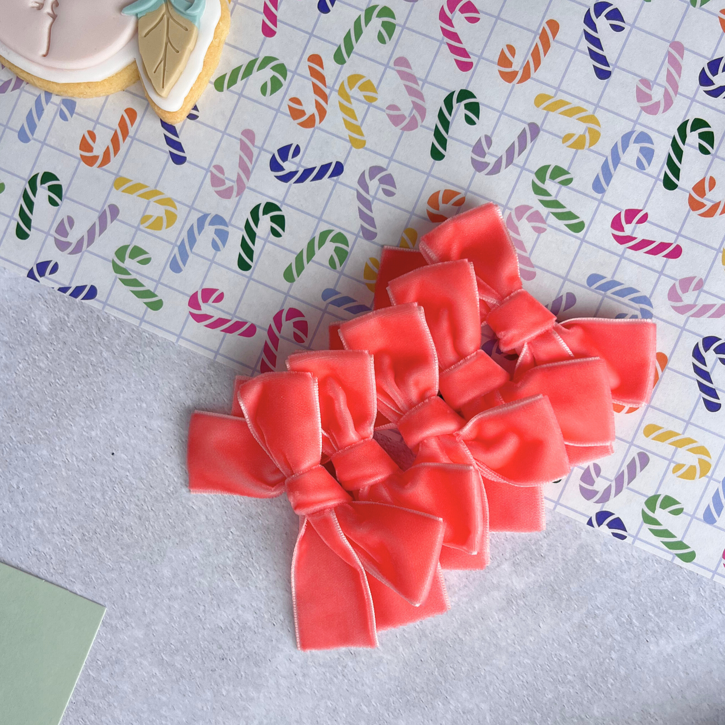 Small Velvet Pre-Tied Adhesive Bows (10pk)